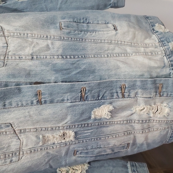 𝅺easel Distressed Denim Jacket NWT - Picture 4 of 13